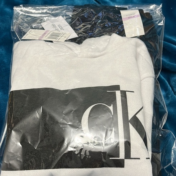 NEW Calvin Klein jeans two piece fleece set 6 hoodie fleece joggers BNWT NEW - Picture 14 of 14